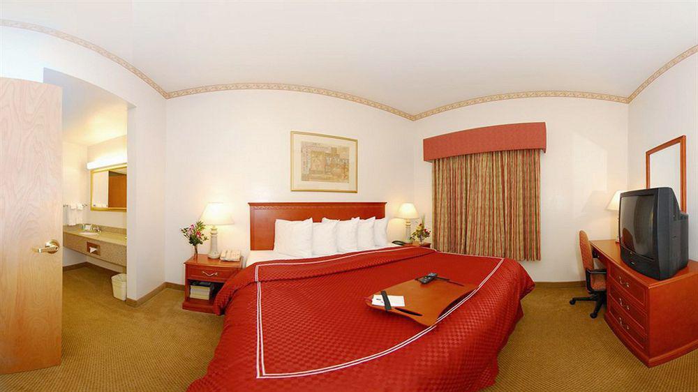 โฟร์ พอยต์ บาย เชอราตัน รอลีจ์ อารีนา Hotel ราลลี ภายนอก รูปภาพ