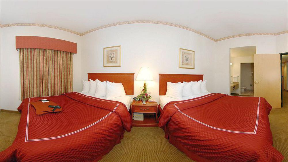 โฟร์ พอยต์ บาย เชอราตัน รอลีจ์ อารีนา Hotel ราลลี ภายนอก รูปภาพ